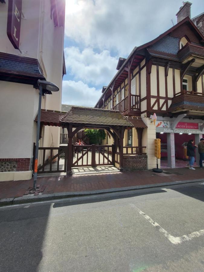 Chambres d'Hôtes La petite Salamandre Étretat Exterior foto